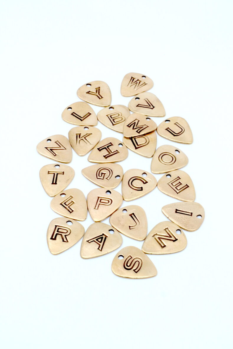 lili t guitar pick bronze alphabet laufmeter
