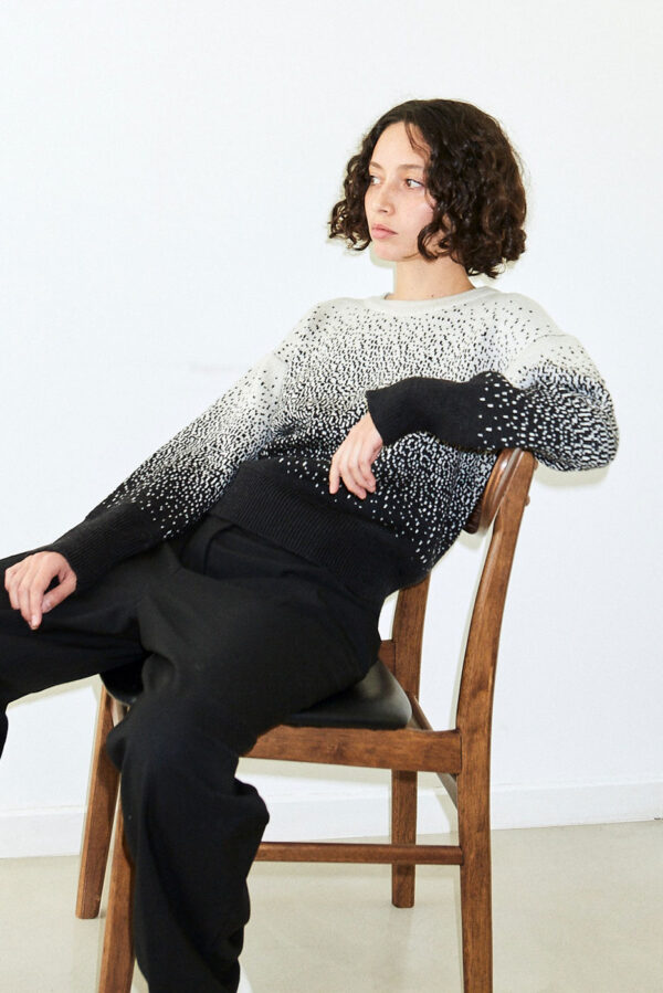 9v9 Schweizer Modedesign Laufmeter Onlineshop Sweater