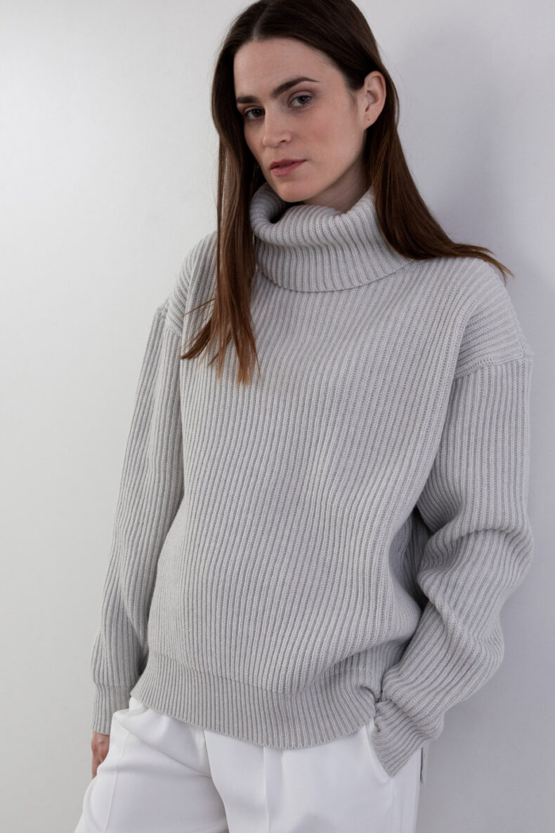 AWS247 awstwentyfourseven strick turtleneck rollkragenpullover winterpullover laufmeter onlineshop turtleneck rollkragen nachhaltig schweiz mode