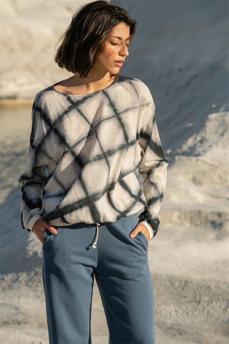 elfe11 elfe 11 bluse blouson shibori print schwarz top bio baumwolle laufmeter schweiz mode nachhaltig