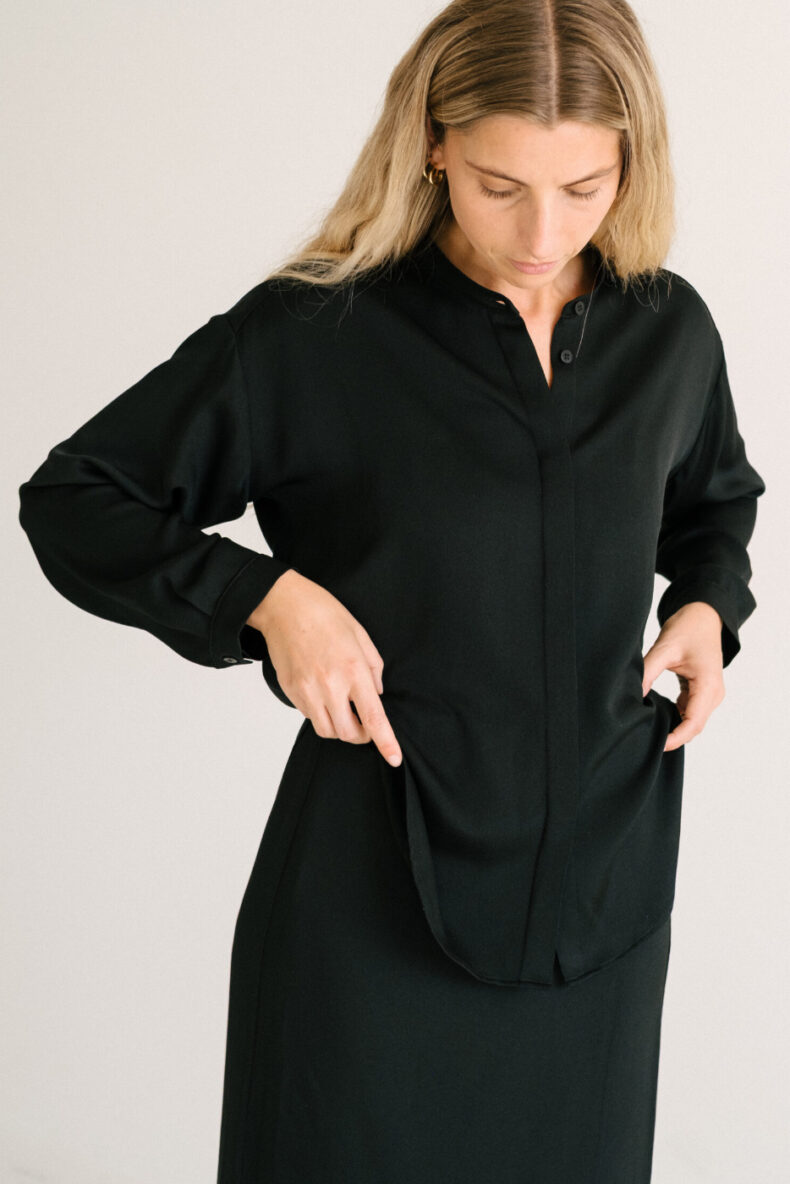 livia naef bluse nouria seide schwarz black luzern schweiz mode nachhaltig laufmeter