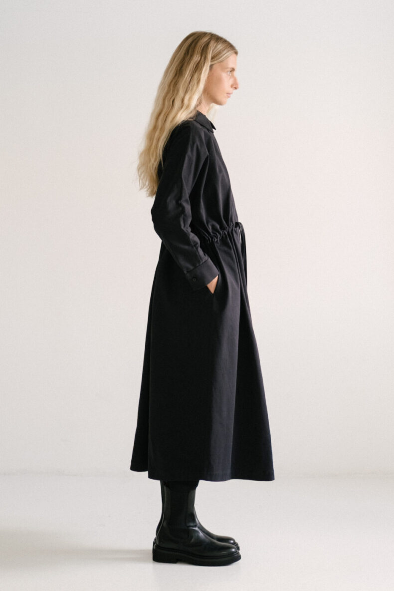 livia naef kleid akiko schwarz black bio baumwolle luzern schweiz laufmeter nachhaltig mode