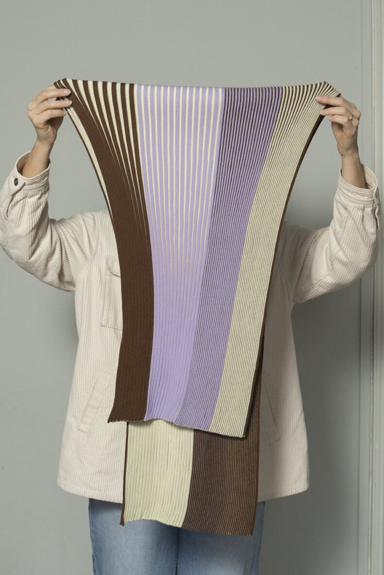 arabella miller schal strick tricolori stripe scarf mocca lilac vanilla laufmeter schweiz mode nachhaltig