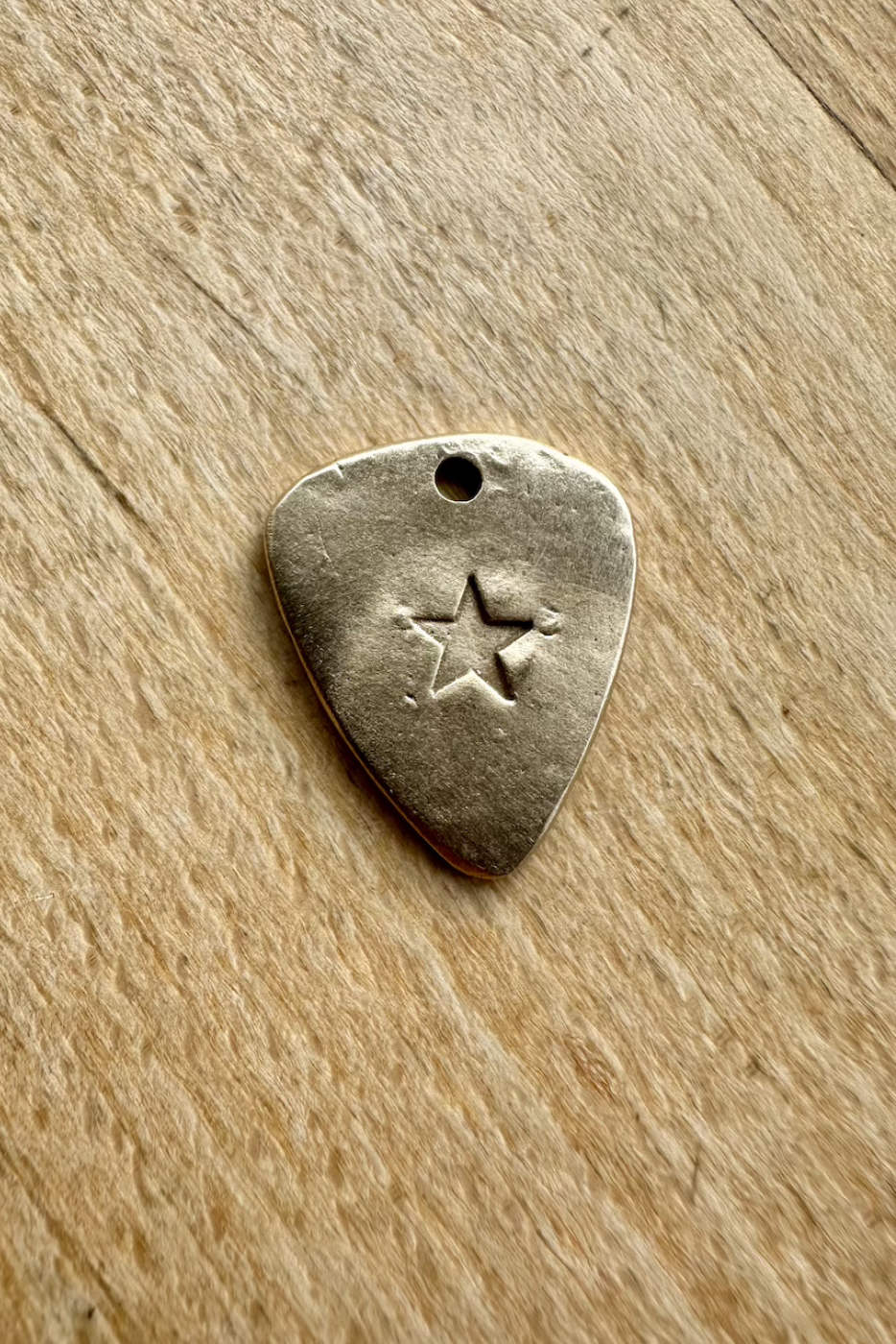 lili-t-guitar-picks-star-bronze-schmuck-laufmeter-schweiz Lili T. guitar picks Laufmeter Schmuck