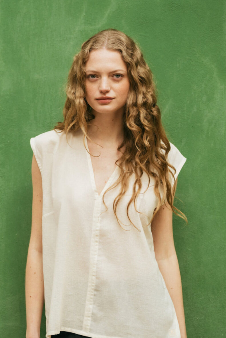 elfe11 kathrin wegmann shirt top v ausschnitt bio baumwolle nature laufmeter schweiz mode nachhaltig