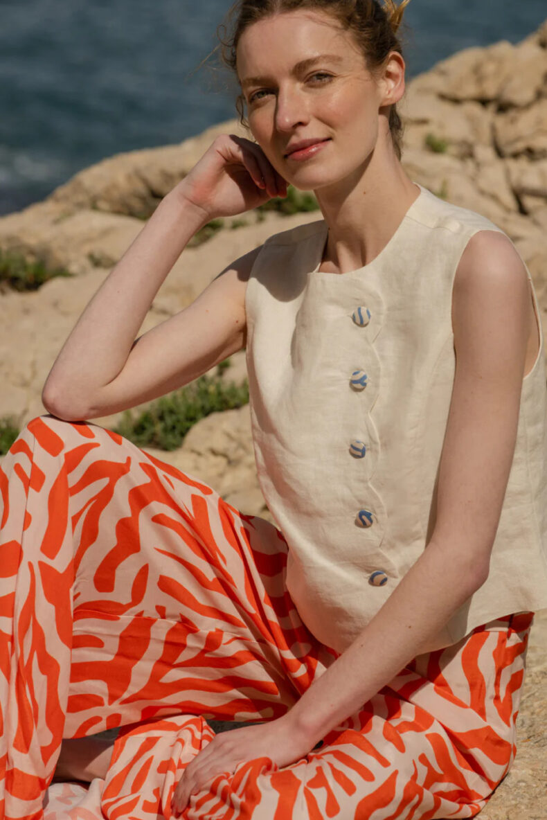 komana bluse top waistcoat scallop laufmeter schweiz nachhaltig mode sustainable swiss fashion